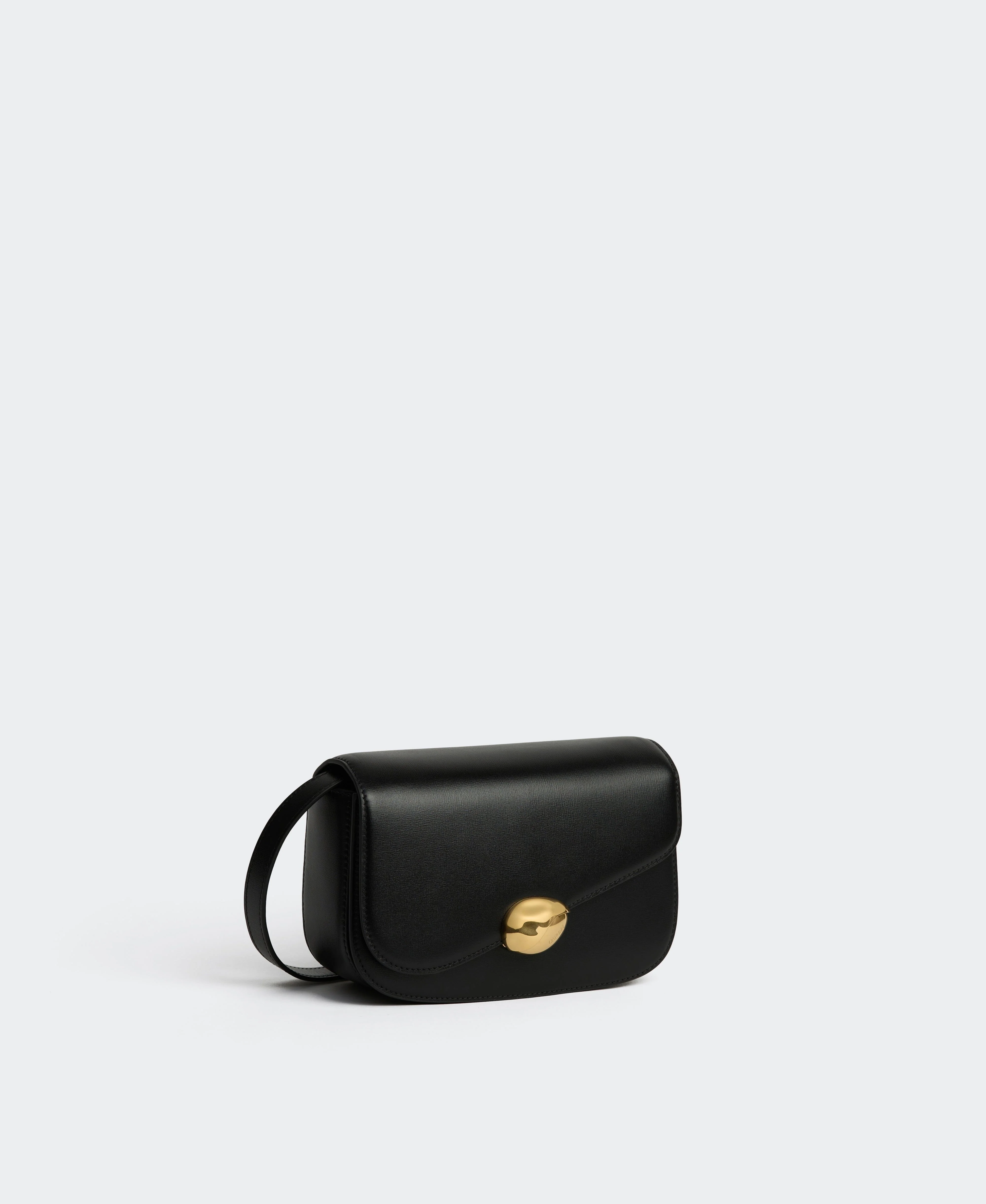 Non-sale Handbags above US$250